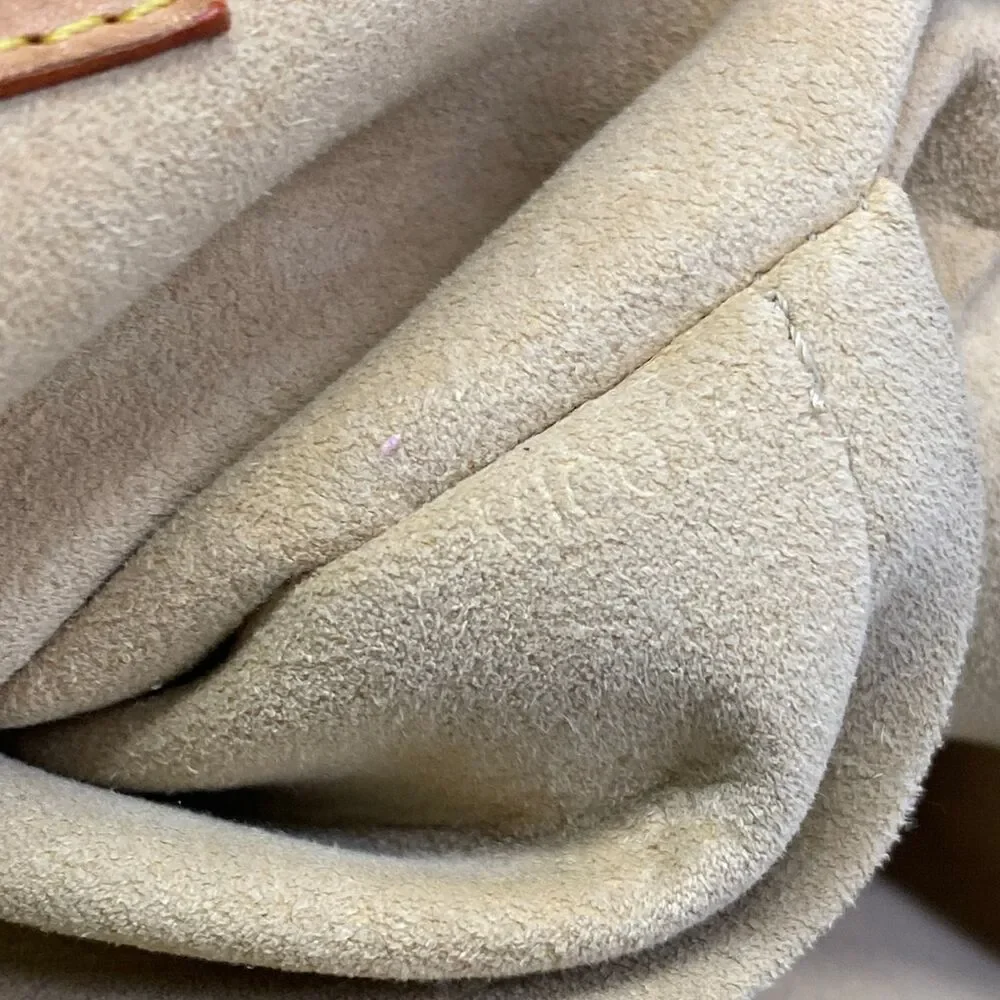 Louis Vuitton Manhattan PM Monogram Handbag M40026